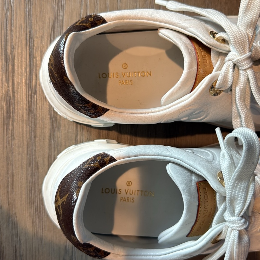 Louis Vuitton women’s Time Out Sneakers white size 37.5 - Picture 7 of 13